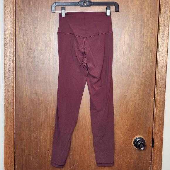 Offline By Aerie Woman’s Full Length Burgundy Athletic Leggings Size Small - Picture 3 of 4